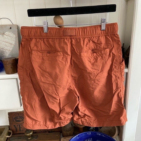 Uniqlo - Picture 2 of 3